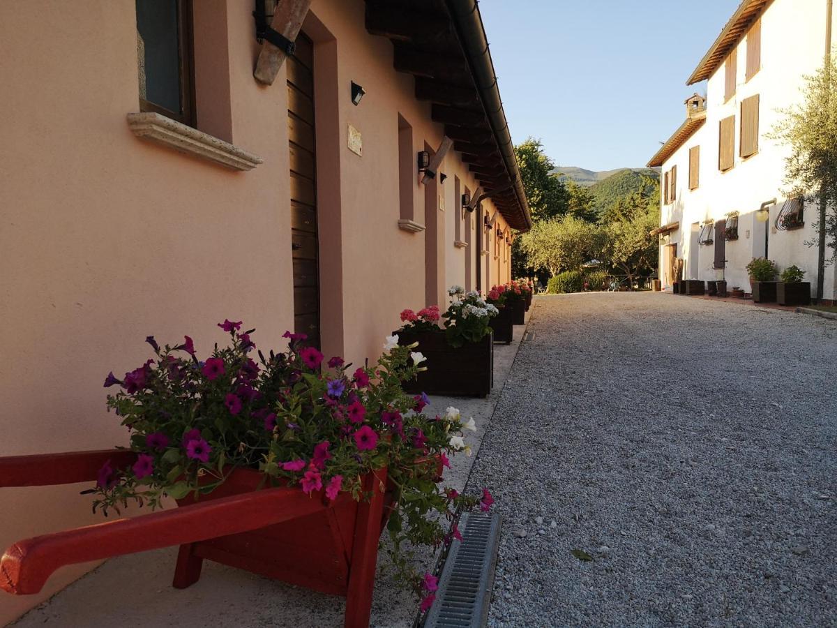 Santa Croce Βίλα Fossato di Vico Εξωτερικό φωτογραφία